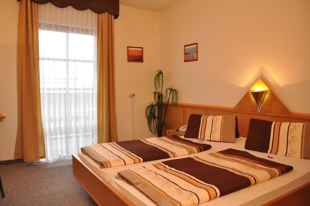 Hotel Fasold Sulzfeld  Room photo