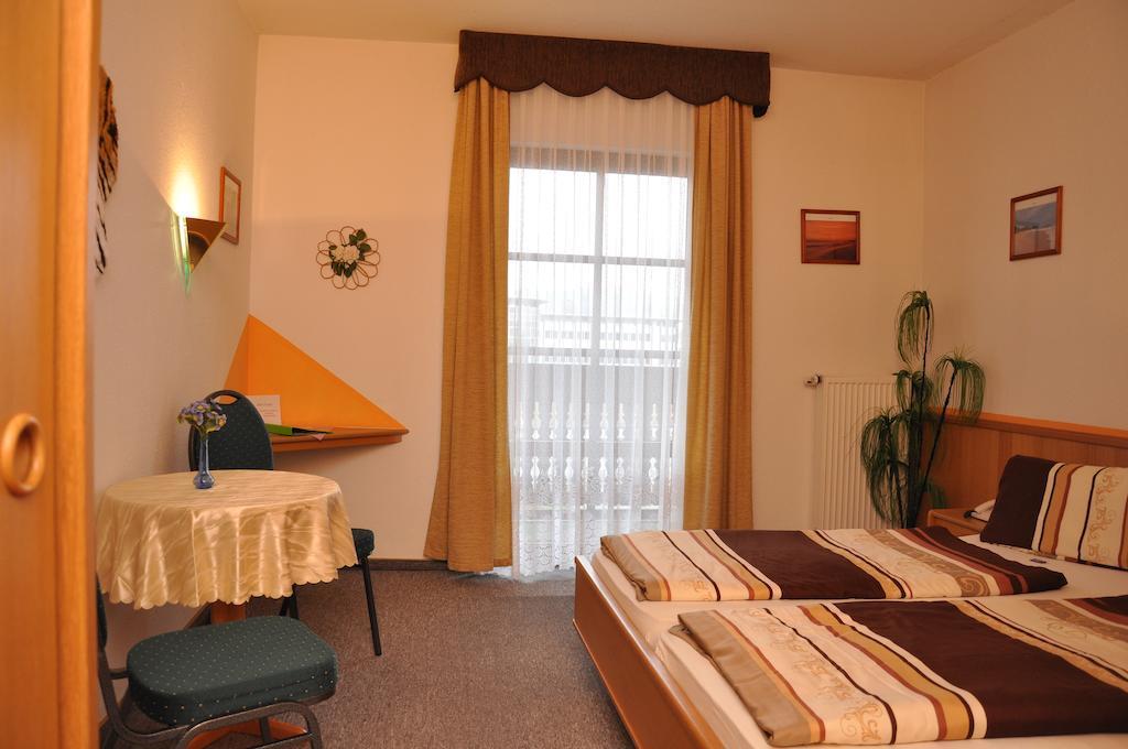 Hotel Fasold Sulzfeld  Room photo