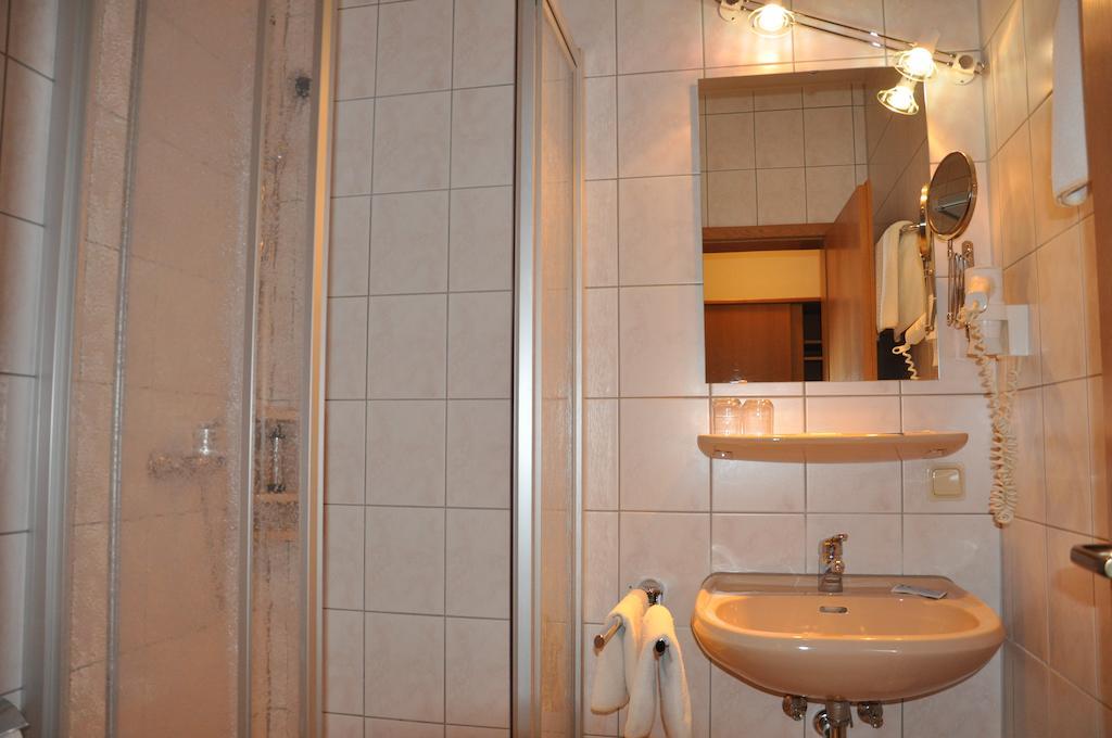 Hotel Fasold Sulzfeld  Room photo